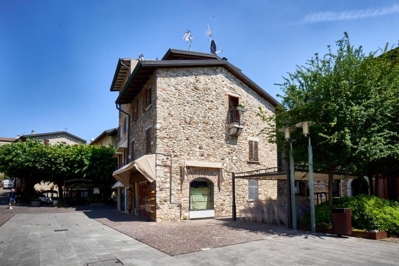 Porto Valentino 2 Apartment Sirmione Bagian luar foto