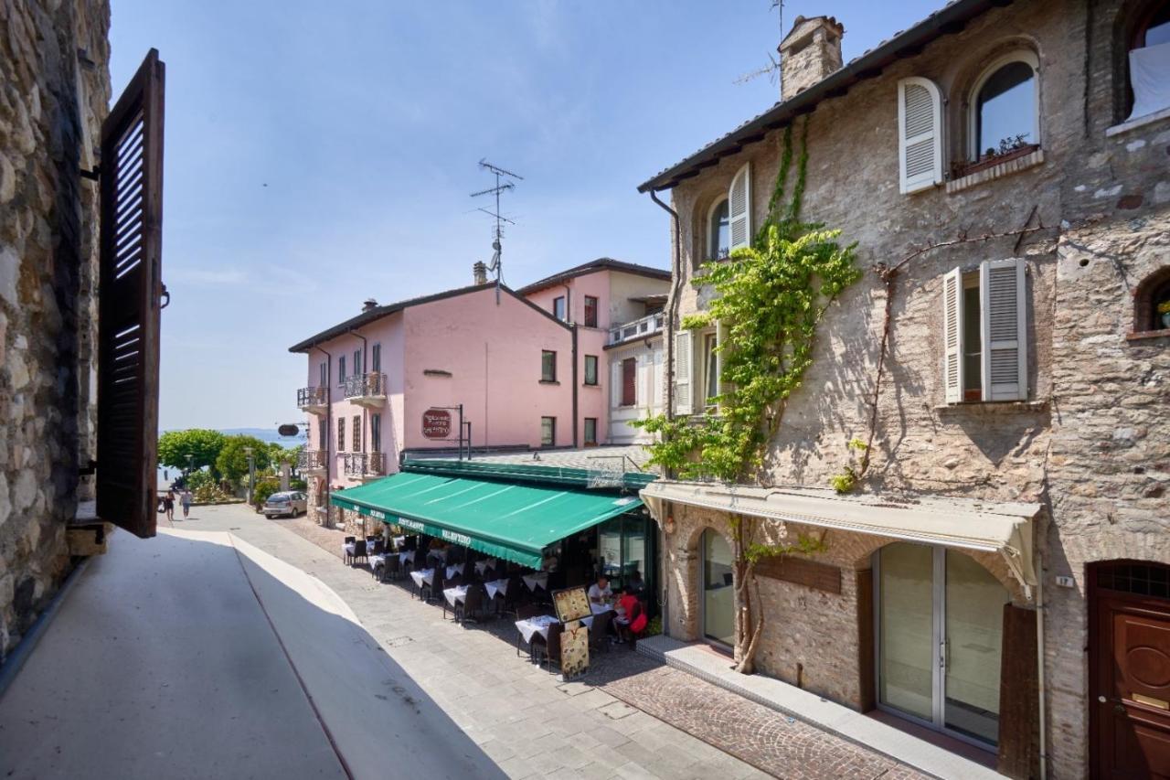 Porto Valentino 2 Apartment Sirmione Bagian luar foto